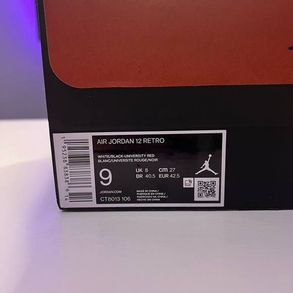 Jordan 12 (Size 9) - Picture 7 of 7